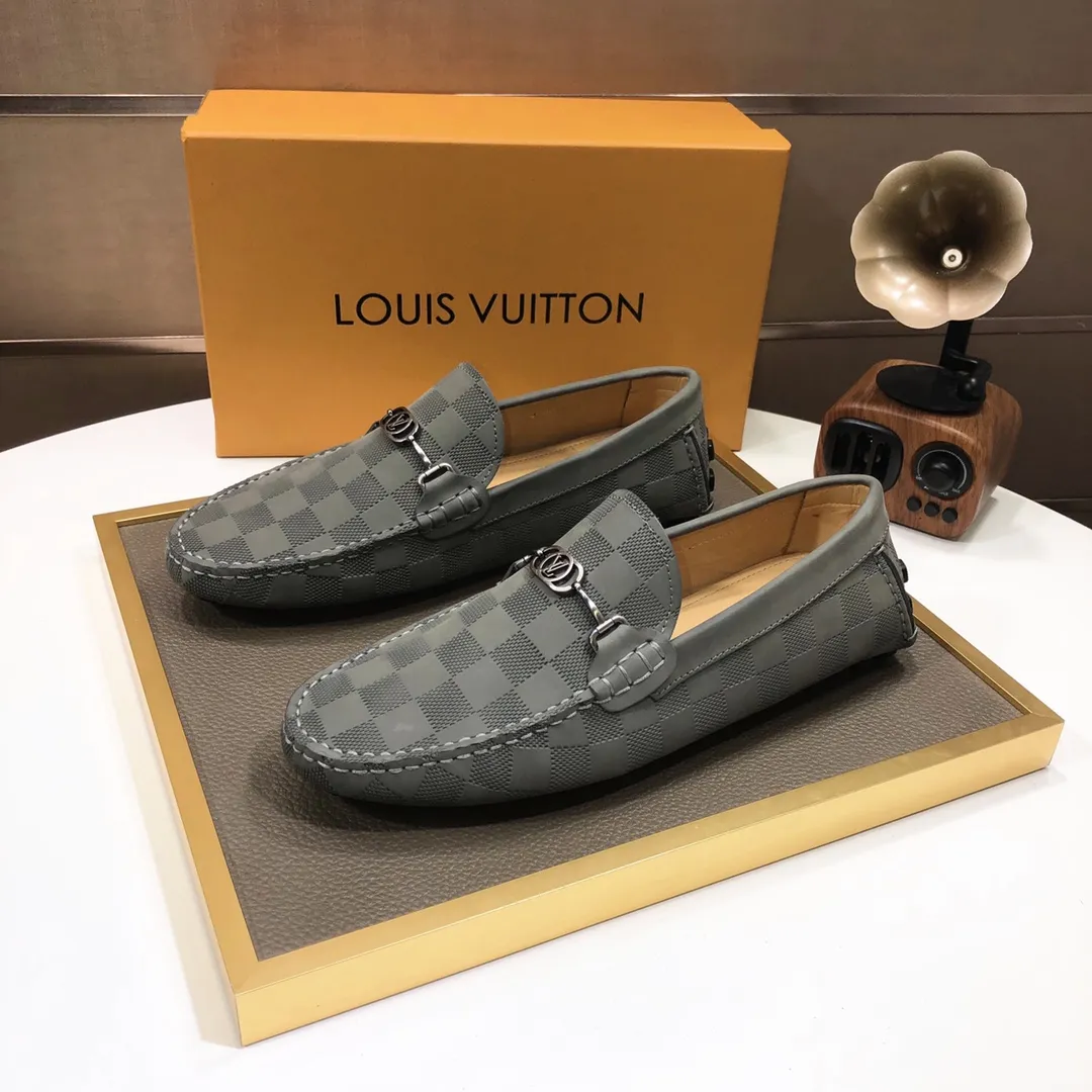 Men's men's shoes 💰420💰 [LV Doudou shoes] (water-dyed cowhide lining) new model is on the market, available on the official website. The new Doudou shoes are processed into single-color materials, and the uppers are made of imported cowhide material. The body of the shoe is fully hemmed with mark thread, and is lined with imported original cowhide leather. The elegant shoe shape is super suitable for all-matching, and the size is 38-44.